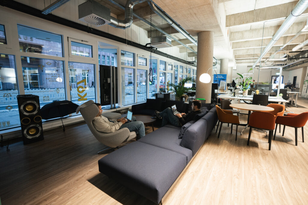 Co-working-sofaecke-techhub-k67-räumlichkeiten-düsseldorf